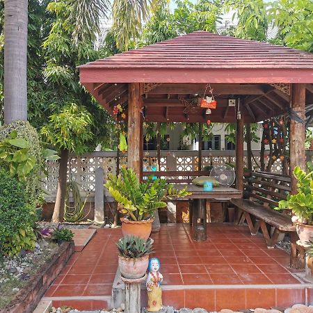 Samiya Guesthouse Bangsaen Exterior foto