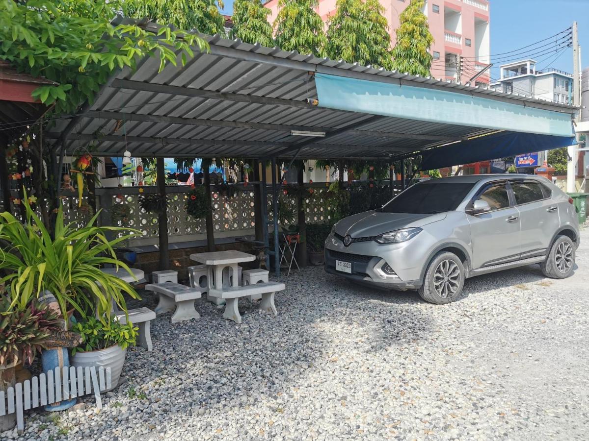 Samiya Guesthouse Bangsaen Exterior foto